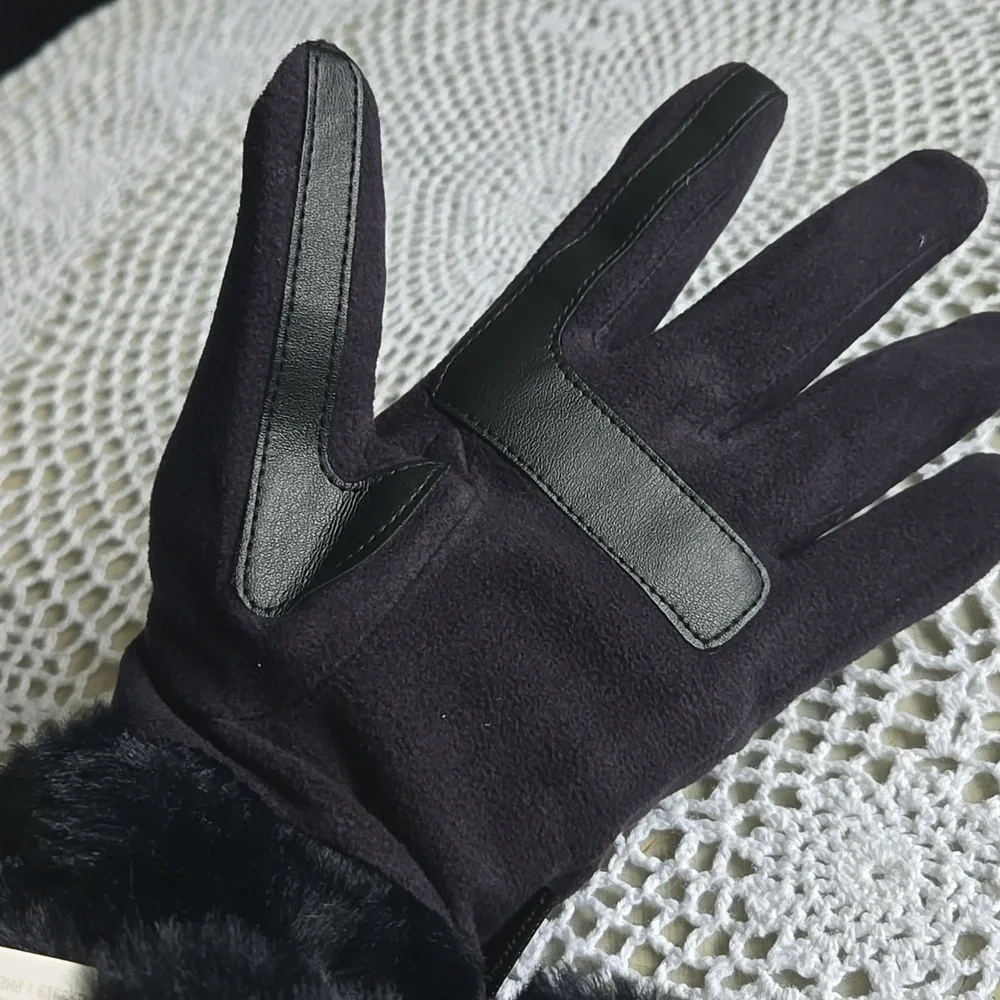 ISOTONER WOMEN'S BLACK FUR-TRIMMED GLOVES - Picture 7 of 8